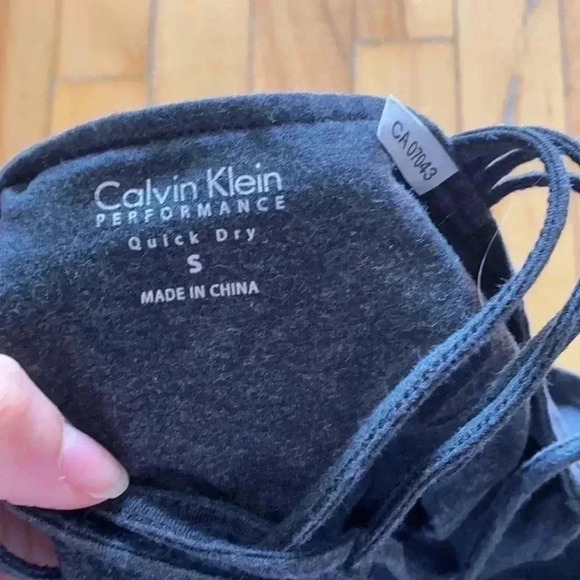 Calvin  klein workout top with built in bra - Picture 5 of 6